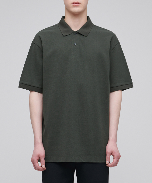 MUSINSA STANDARD(ムシンサスタンダード)の「リラックスフィットピケポロシャツ【カーキ】(ポロシャツ・メンズ・その他・XX-LARGE/SMALL/MEDIUM/LARGE/X-LARGE)」の1枚目の写真