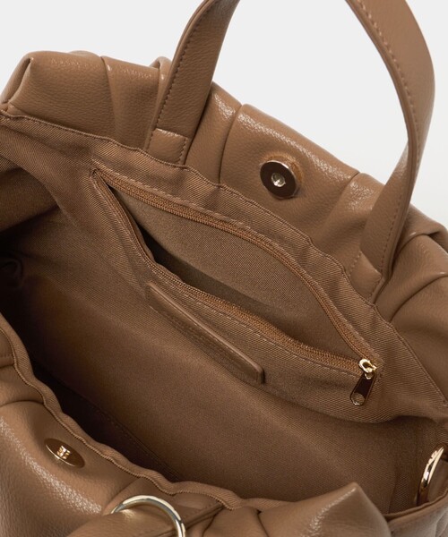 green label relaxing（グリーンレーベルリラクシング）の「タック トートバッグ（トートバッグ・レディース・オフホワイト/ブラウン系/ブラック・FREE）」の16枚目の写真