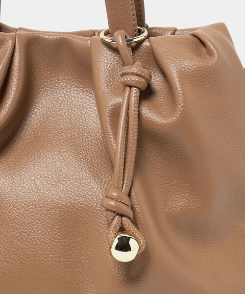 green label relaxing（グリーンレーベルリラクシング）の「タック トートバッグ（トートバッグ・レディース・オフホワイト/ブラウン系/ブラック・FREE）」の18枚目の写真
