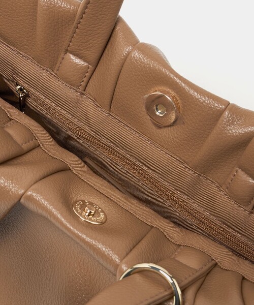 green label relaxing（グリーンレーベルリラクシング）の「タック トートバッグ（トートバッグ・レディース・オフホワイト/ブラウン系/ブラック・FREE）」の19枚目の写真