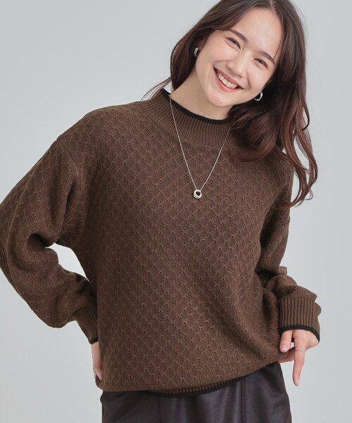 DRESKIP(ドレスキップ)の「【洗濯機可/毛玉レス】配色がアクセント ダイヤ柄ゆるニット(ニット/セーター・レディース・サンドベージュ/ブルー系その他/ダークブラウン/ワインレッド/ブラック・01/02/03/04)」の3枚目の写真