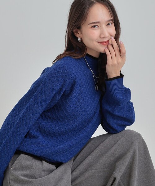 DRESKIP(ドレスキップ)の「【洗濯機可/毛玉レス】配色がアクセント ダイヤ柄ゆるニット(ニット/セーター・レディース・サンドベージュ/ブルー系その他/ダークブラウン/ワインレッド/ブラック・01/02/03/04)」の4枚目の写真