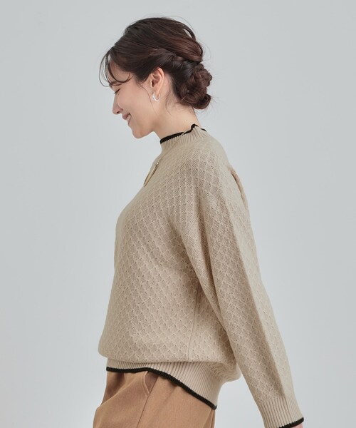 DRESKIP(ドレスキップ)の「【洗濯機可/毛玉レス】配色がアクセント ダイヤ柄ゆるニット(ニット/セーター・レディース・サンドベージュ/ブルー系その他/ダークブラウン/ワインレッド/ブラック・01/02/03/04)」の8枚目の写真