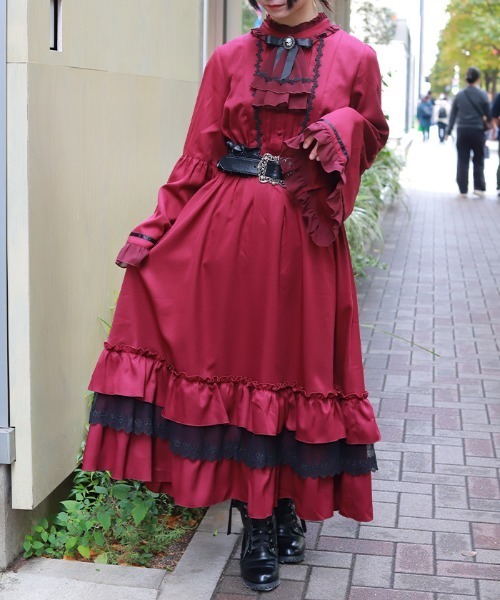 ジャボブローチ付ロングワンピース（ワンピース）｜axes femme