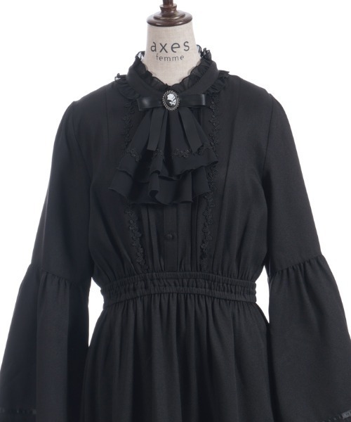 ジャボブローチ付ロングワンピース（ワンピース）｜axes femme