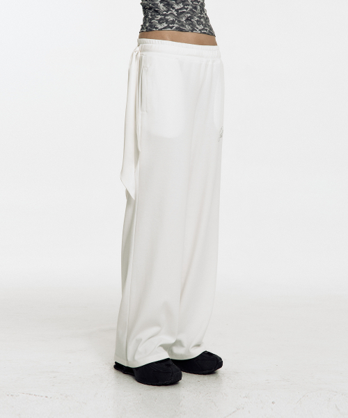 KASHIKO(カシコ)の「Scarf Sweat Pants White(スウェットパンツ・レディース・その他・FREE)」の11枚目の写真