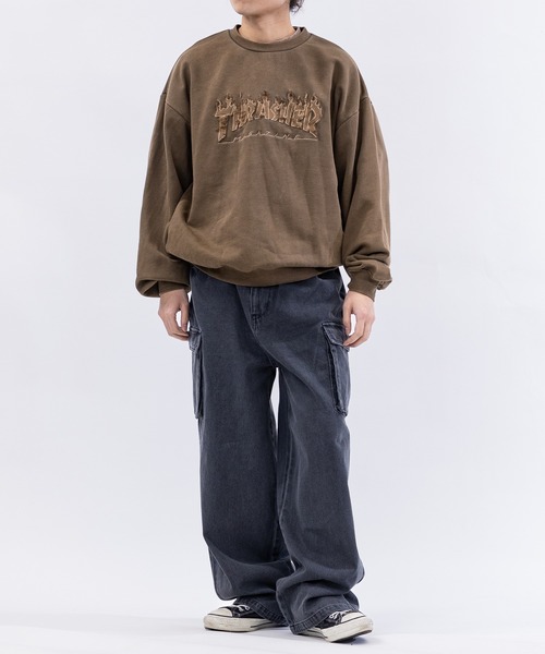 THRASHER(スラッシャー)の「【at】〔THRASHER/スラッシャー〕ダメージデニムアップリケ ピグメント クルーネックスウェット(スウェット・メンズ・チャコールグレー/ブラウン/ピンク/グレー・MEDIUM/LARGE)」の15枚目の写真