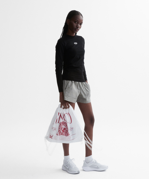 MENASOO(ミナス)の「VENODE Small Track Logo Active Long Tshirts_Black (Tight Fit)(Tシャツ/カットソー・レディース・ブラック・1/2)」の10枚目の写真