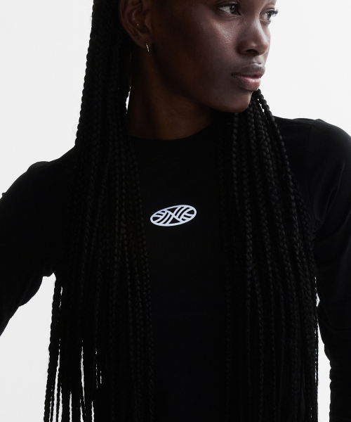 MENASOO(ミナス)の「VENODE Small Track Logo Active Long Tshirts_Black (Tight Fit)(Tシャツ/カットソー・レディース・ブラック・1/2)」の16枚目の写真