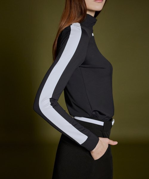 NEU GOLF(エヌイーユーゴルフ)の「MOCK-NECK BLOCK T-SHIRT - BLACK(Tシャツ/カットソー・レディース・その他・LARGE/MEDIUM/SMALL)」の5枚目の写真