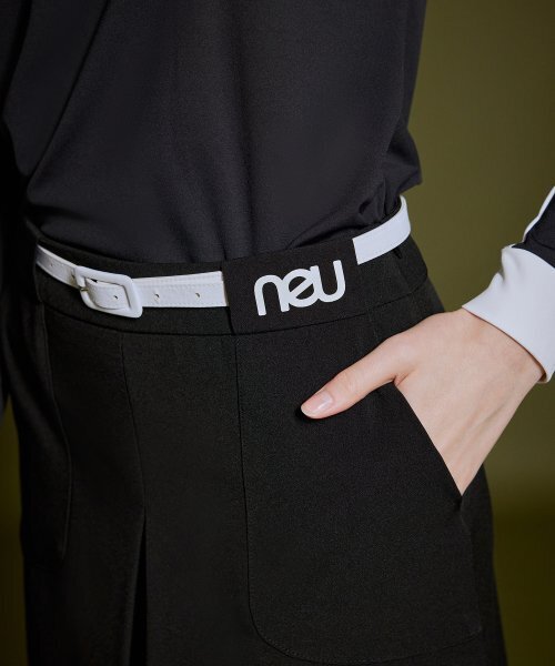 NEU GOLF(エヌイーユーゴルフ)の「MOCK-NECK BLOCK T-SHIRT - BLACK(Tシャツ/カットソー・レディース・その他・LARGE/MEDIUM/SMALL)」の9枚目の写真