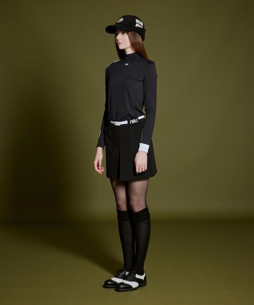 NEU GOLF(エヌイーユーゴルフ)の「MOCK-NECK BLOCK T-SHIRT - BLACK(Tシャツ/カットソー・レディース・その他・LARGE/MEDIUM/SMALL)」の15枚目の写真