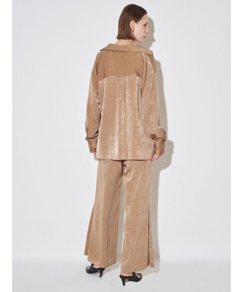 ELENDEEK（エレンディーク）の「サテンカシュクールシャツ（シャツ/ブラウス・レディース・オフホワイト/キャメル・FREE）」の22枚目の写真