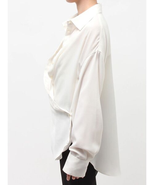 ELENDEEK（エレンディーク）の「サテンカシュクールシャツ（シャツ/ブラウス・レディース・オフホワイト/キャメル・FREE）」の14枚目の写真