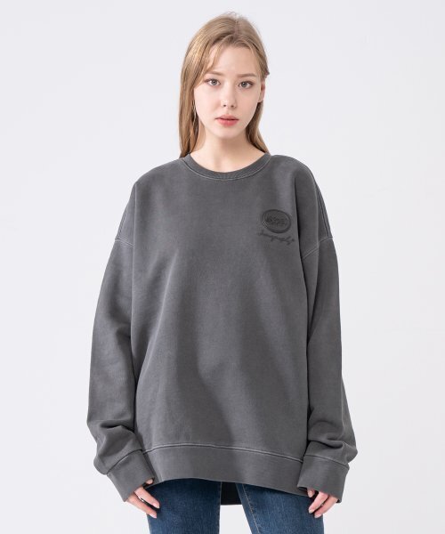 ICONOGRAPHY（アイコノグラフィー）の「PIGMENT HEAVY COTTON EMBLEM VOLUME PRINT DBK（スウェット・レディース・ブラック・MEDIUM/LARGE）」の2枚目の写真