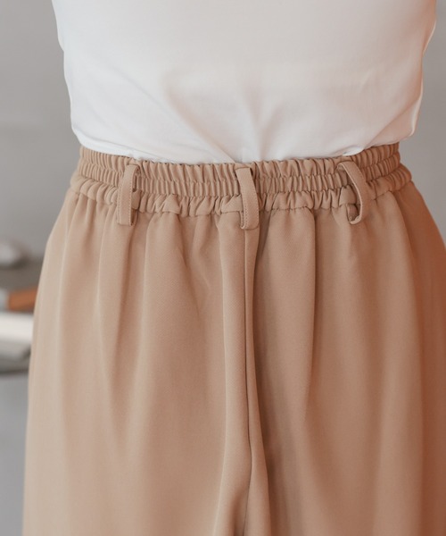 TOKYO OFFICA（トーキョーオフィカ）の「卒業式・入学式・学校行事・結婚式 対応 パンツスーツ セットアップ  ママ ジレ風デザイン 体型カバー アシンメトリータック テーラード セットアップ ワイドパンツ セレモニー オフィスカジュアル スーツ（スーツセット・レディース・ベージュ/ブラック/チャコール・L/M）」の14枚目の写真