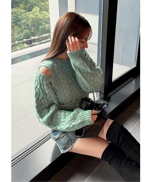 LUDICRUM(ルーディクルム)の「Cable knit wool top(ニット/セーター・レディース・オフホワイト/チャコールグレー/グリーン・FREE)」の3枚目の写真