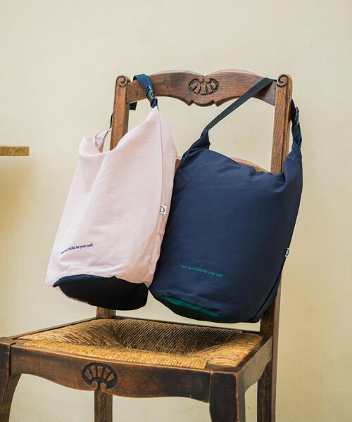 URBAN RESEARCH DOORS(アーバンリサーチドアーズ)の「撥水ロールアップバッグ(KIDS)(その他・キッズ・ブルー系その他/ピンク系その他・ONE)」の5枚目の写真