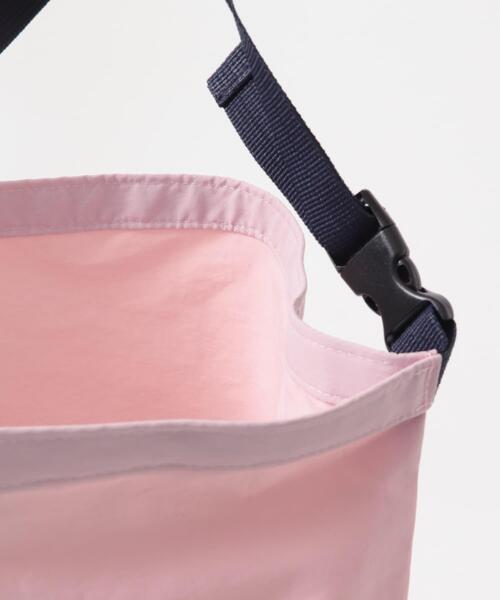 URBAN RESEARCH DOORS(アーバンリサーチドアーズ)の「撥水ロールアップバッグ(KIDS)(その他・キッズ・ブルー系その他/ピンク系その他・ONE)」の8枚目の写真