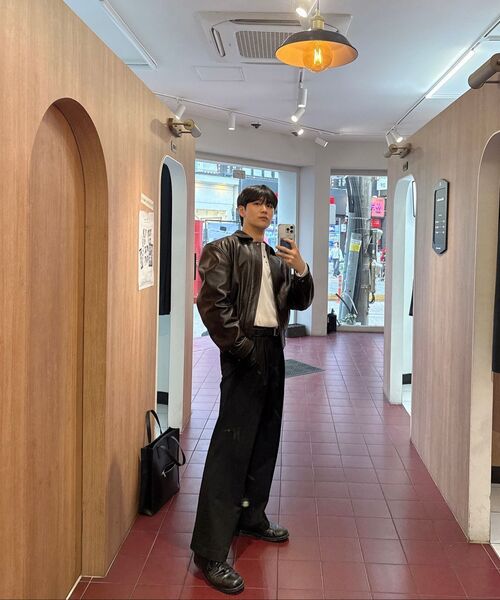 DOFFJASON（ドフジェーソン）の「カウハイドスクエアトートバッグ（トートバッグ・メンズ・ブラック・FREE）」の3枚目の写真