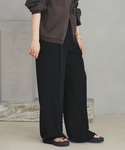 plage(プラージュ)の「beautiful tuck パンツ(スラックス・レディース・ベージュ/ブラック・36/38/34)」の22枚目の写真