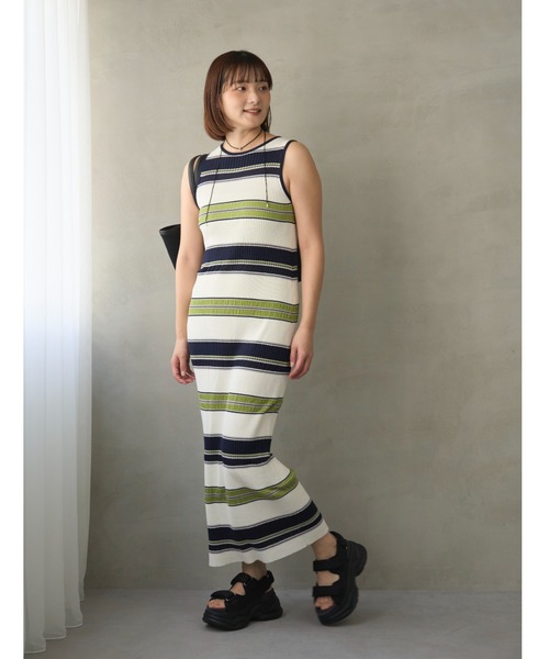 emmi(エミ)の「ボリュームソールサンダル(サンダル・レディース・ブラック/アイボリー・24.5/23.5/22.5)」の5枚目の写真