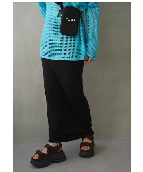 emmi(エミ)の「ボリュームソールサンダル(サンダル・レディース・ブラック/アイボリー・24.5/23.5/22.5)」の7枚目の写真