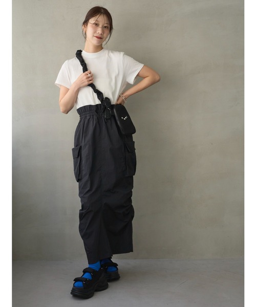 emmi(エミ)の「ボリュームソールサンダル(サンダル・レディース・ブラック/アイボリー・24.5/23.5/22.5)」の8枚目の写真