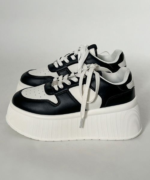 Shoes in Closet(シューズインクローゼット)の「厚底 プラットフォーム プレート付 コートタイプ コンビカラー スニーカー 2428(スニーカー・レディース・ブラック×ホワイト/ホワイト×シルバー・M/S/L/LL/XS)」の16枚目の写真