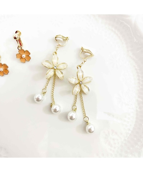tone（トーン）の「【88eighty-eight】ピンクフラワーゴールドCUTEイヤリング2点セット【import】(MA)（イヤリング・レディース・ピンク・FREE）」の3枚目の写真