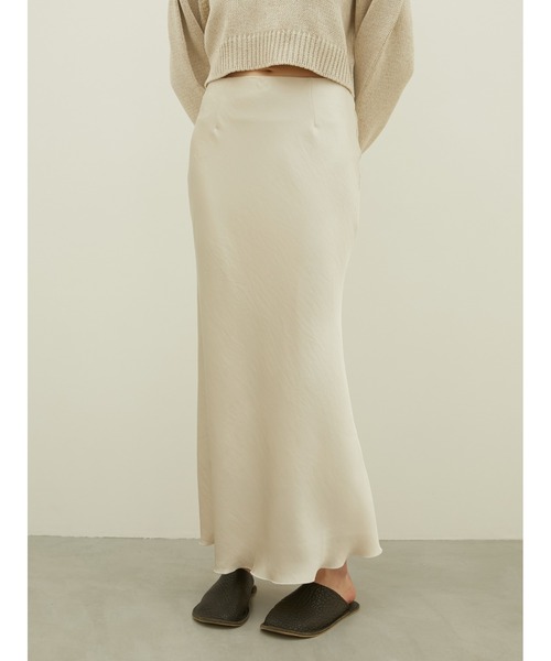 LA PEAU DE GEM(ラポドゥジェム)の「【LA PEAU DE GEM】no slit satin skirt/ノースリットサテンスカート(スカート・レディース・ブラウン/ブラック/アイボリー・MEDIUM/SMALL)」の10枚目の写真