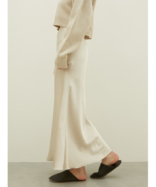LA PEAU DE GEM(ラポドゥジェム)の「【LA PEAU DE GEM】no slit satin skirt/ノースリットサテンスカート(スカート・レディース・ブラウン/ブラック/アイボリー・MEDIUM/SMALL)」の11枚目の写真