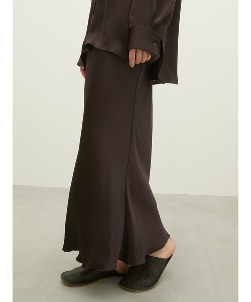 LA PEAU DE GEM(ラポドゥジェム)の「【LA PEAU DE GEM】no slit satin skirt/ノースリットサテンスカート(スカート・レディース・ブラウン/ブラック/アイボリー・MEDIUM/SMALL)」の19枚目の写真
