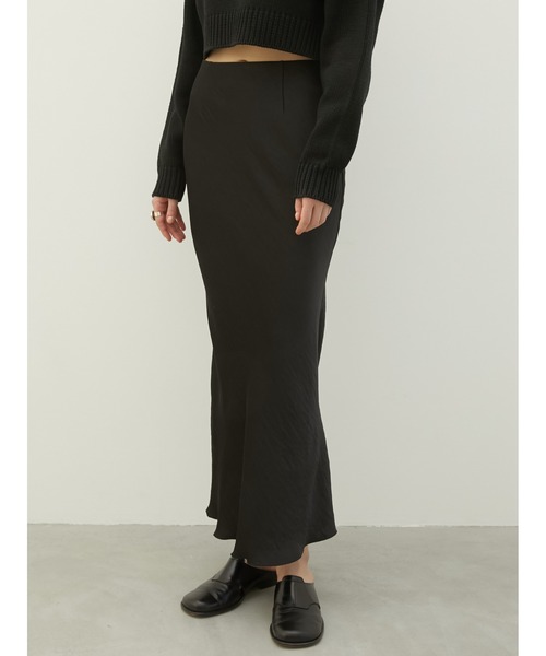 LA PEAU DE GEM(ラポドゥジェム)の「【LA PEAU DE GEM】no slit satin skirt/ノースリットサテンスカート(スカート・レディース・ブラウン/ブラック/アイボリー・MEDIUM/SMALL)」の6枚目の写真