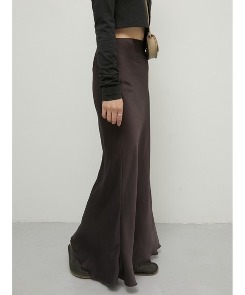 LA PEAU DE GEM（ラポドゥジェム）の「【LA PEAU DE GEM】no slit satin skirt/ノースリットサテンスカート（スカート・レディース・ブラウン/ブラック/アイボリー・MEDIUM/SMALL）」の5枚目の写真