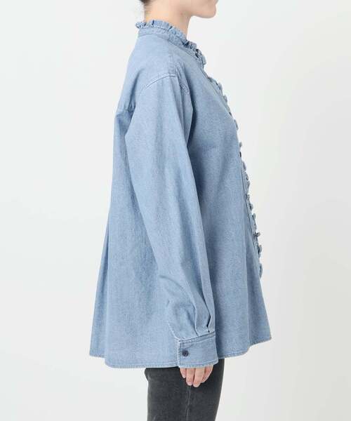 JOURNAL STANDARD relume（ジャーナルスタンダード　レリューム）の「《WEB限定追加4》スタンドネックデニムフリルブラウス（シャツ/ブラウス・レディース・ネイビー/ブルー・FREE）」の4枚目の写真