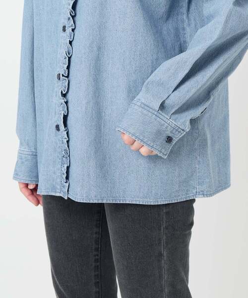 JOURNAL STANDARD relume（ジャーナルスタンダード　レリューム）の「《WEB限定追加4》スタンドネックデニムフリルブラウス（シャツ/ブラウス・レディース・ネイビー/ブルー・FREE）」の7枚目の写真