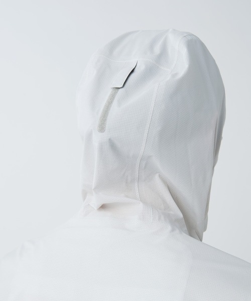 Snow Peak(スノーピーク)の「Snow Peak / Pertex Weatherproof Poncho パーテックス 耐候性ポンチョ(ポンチョ・メンズ・オフホワイト/ブラック/アーミー・1/2)」の12枚目の写真