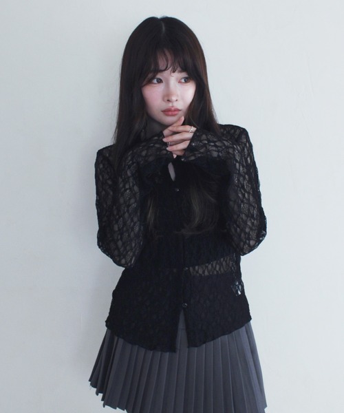 Reurie'(レウリィ)の「エンボスレースポロシャツ / 春服 襟 アイボリー ブラック レース(カーディガン/ボレロ・レディース・アイボリー/ブラック・FREE)」の1枚目の写真