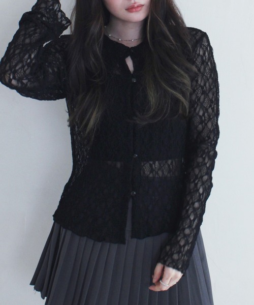 Reurie'(レウリィ)の「エンボスレースポロシャツ / 春服 襟 アイボリー ブラック レース(カーディガン/ボレロ・レディース・アイボリー/ブラック・FREE)」の4枚目の写真