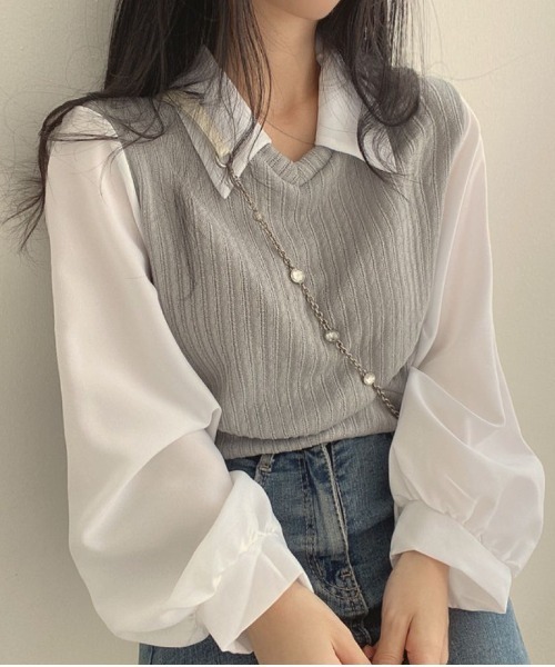 Lips(リップス)の「異素材ミックスで魅せる!上品さとトレンドを兼ね備えた大人ブラウス(シャツ/ブラウス・レディース・グレー/アイボリー/ブラック・FREE)」の1枚目の写真
