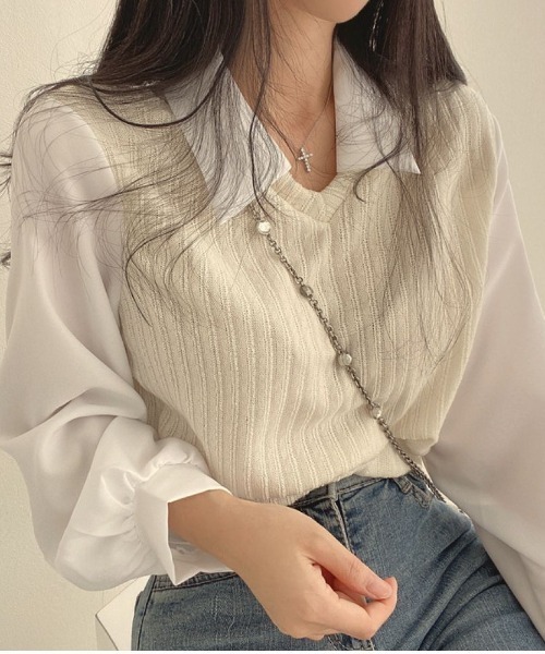 Lips(リップス)の「異素材ミックスで魅せる!上品さとトレンドを兼ね備えた大人ブラウス(シャツ/ブラウス・レディース・グレー/アイボリー/ブラック・FREE)」の9枚目の写真