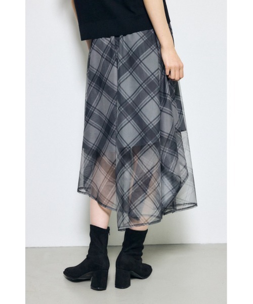 AZUL by moussy(アズールバイマウジー)の「【身長/骨格別着用画像あり】シアーチェックハンカチーフヘムスカート(スカート・レディース・ベージュ系その他/ブラック系その他・FREE)」の4枚目の写真