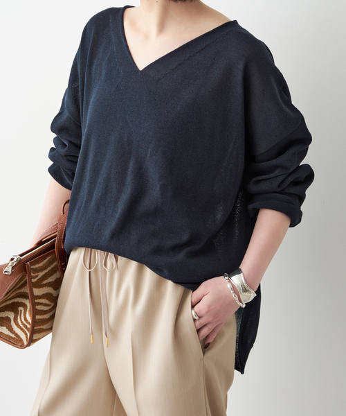 Spick & Span（スピックアンドスパン）の「ペーパーヤーンVネックルーズプルオーバー（ニット/セーター・レディース・ホワイト/ネイビー/モカ/イエロー・FREE）」の3枚目の写真