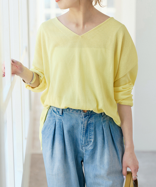 Spick & Span（スピックアンドスパン）の「ペーパーヤーンVネックルーズプルオーバー（ニット/セーター・レディース・ホワイト/ネイビー/モカ/イエロー・FREE）」の4枚目の写真