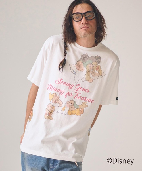 ADAM PATEK(アダムパテック)の「ADAMPATEK/【ADAMPATEK /Snow White and the Seven Dwarfs 】multiT(Tシャツ/カットソー・メンズ・ホワイト/ブラック・1/2)」の2枚目の写真