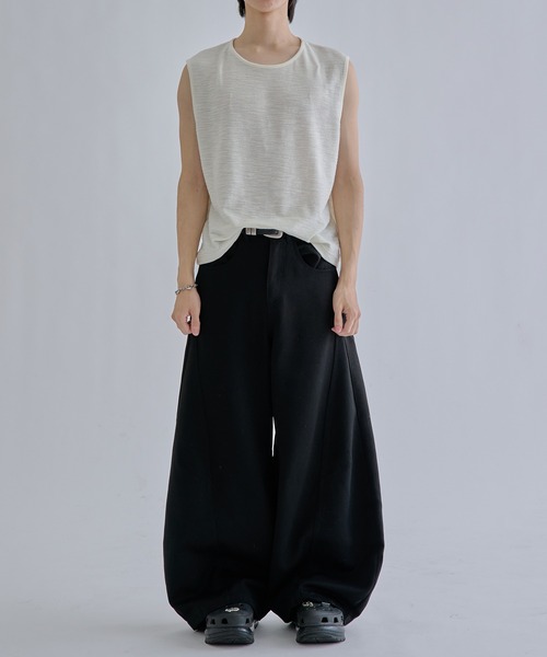 EPNK(イーピーエヌケー)の「Bound neck sleeveless tops / バインダーネックノースリーブトップス(Tシャツ/カットソー・メンズ・アイボリー/ブラック・SMALL/MEDIUM/LARGE)」の11枚目の写真