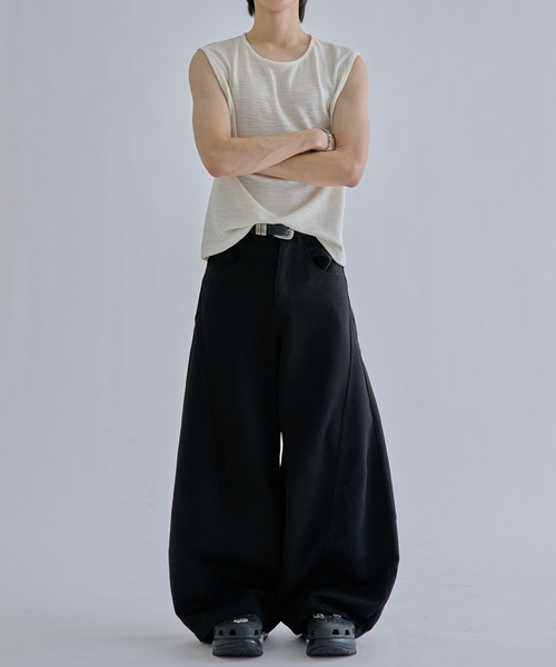EPNK(イーピーエヌケー)の「Bound neck sleeveless tops / バインダーネックノースリーブトップス(Tシャツ/カットソー・メンズ・アイボリー/ブラック・SMALL/MEDIUM/LARGE)」の12枚目の写真