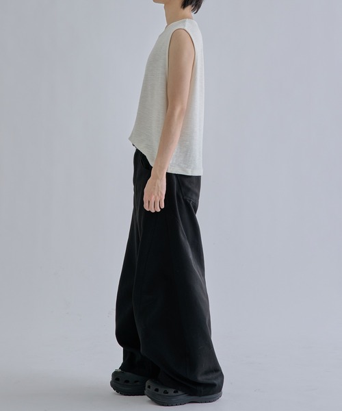 EPNK(イーピーエヌケー)の「Bound neck sleeveless tops / バインダーネックノースリーブトップス(Tシャツ/カットソー・メンズ・アイボリー/ブラック・SMALL/MEDIUM/LARGE)」の16枚目の写真