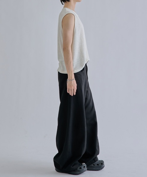 EPNK(イーピーエヌケー)の「Bound neck sleeveless tops / バインダーネックノースリーブトップス(Tシャツ/カットソー・メンズ・アイボリー/ブラック・SMALL/MEDIUM/LARGE)」の17枚目の写真